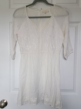 Under Skies White Embroidered Dress Size Small